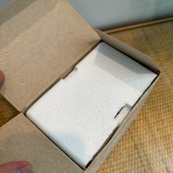 Precious Moments "Believe the Impossible" 109847 Exclusive Figurine new in box - Picture 7 of 11